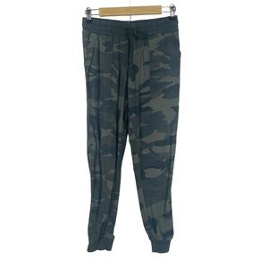 Splendid camo jogger pants casual comfort lounge wear woman's size XS